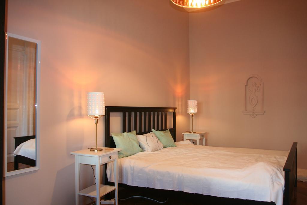 Diamonds Apartment With 2 Rooms Near Guzsdu Udvar Budapest Exterior photo